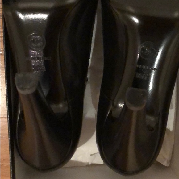CHANEL Black Leather Ankle-Stretch Booties - Picture 3 of 4
